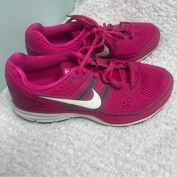 Nike Women's Pink Pegasus Running Shoes Size 11 Running Sneakers Gym Fitness - Picture 2 of 7